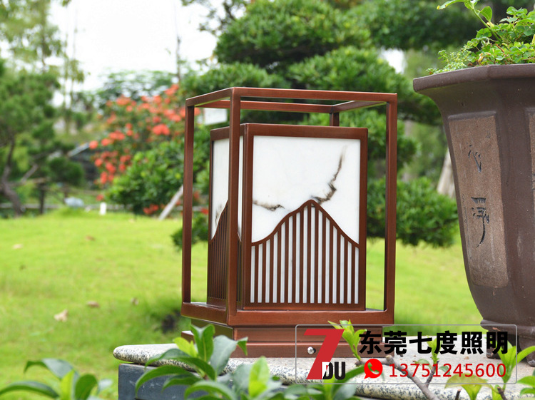 91香蕉视频在线下载不锈钢镀铜拉丝草坪灯\柱头灯安装效果实拍